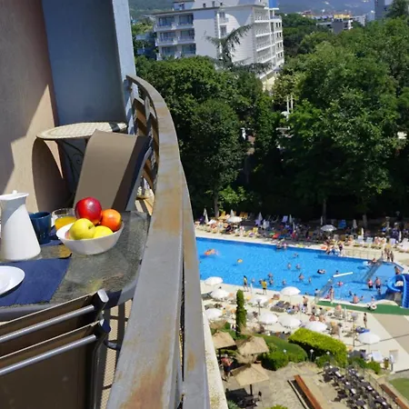 аквамарин - Aquamarine Apartment
