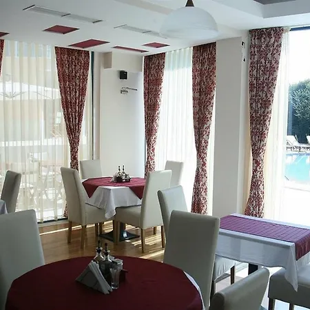 Отель Aquamarine Обзор